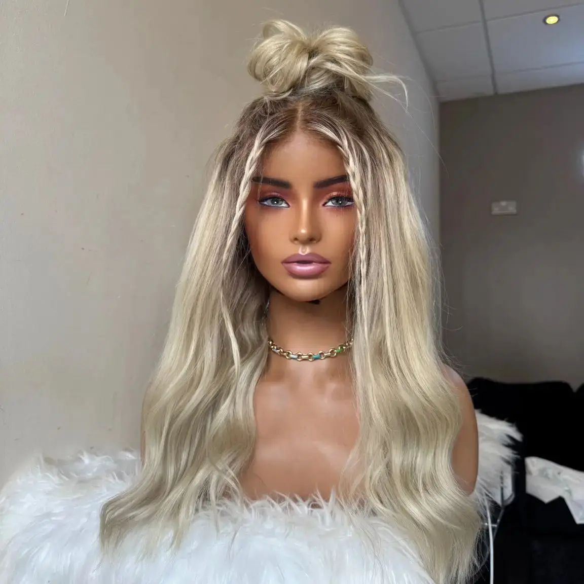 

20 Inches Ash Blonde Light Roots Glueless Wigs Synthetic Hair New Style Natural Wave Beginner Friendly Premium Fibre Daily Wigs