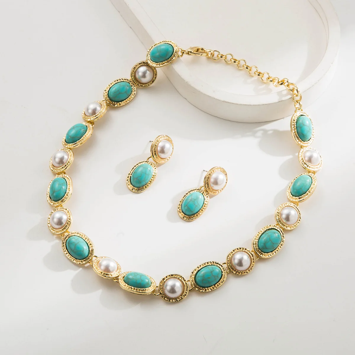 

Vintage Rhinestone Necklace Drop Earrings for Women Palace Style Geometric Round Necklace Earrings Ladies Jewelry Sets