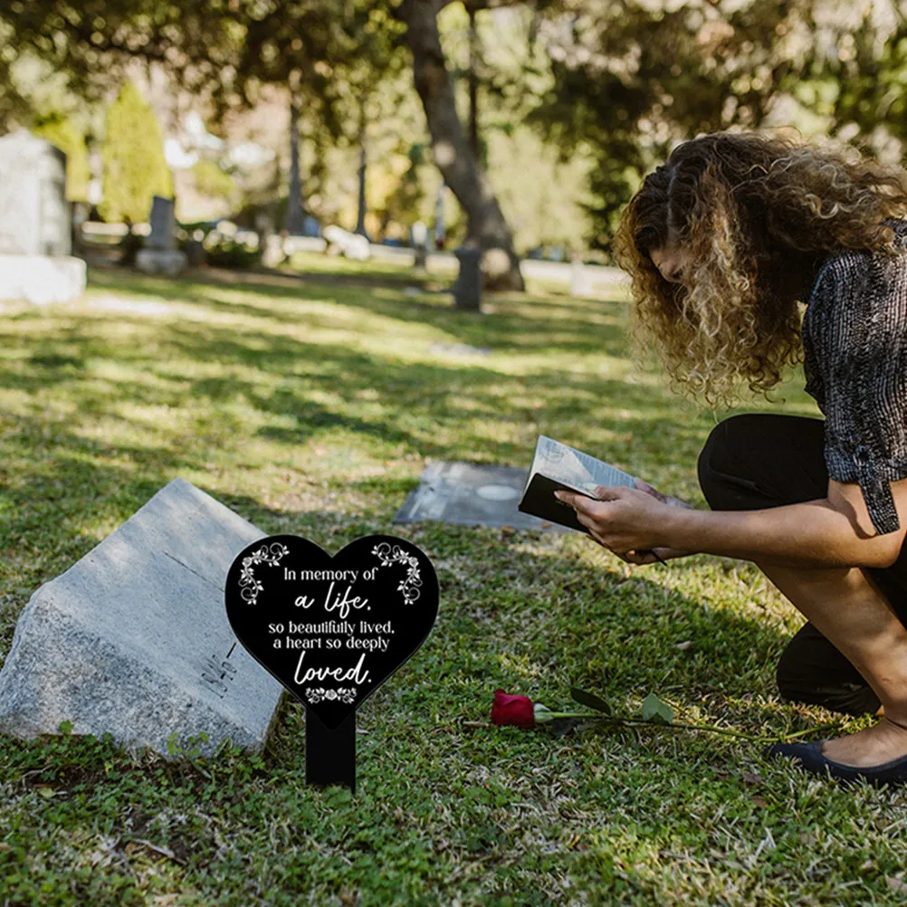

2Pcs Acrylic Cemetery Heart Stake Grave Decoration Outdoor Memorial Lawn Garden Courtyard Decor Graveside Comforting Words Sign