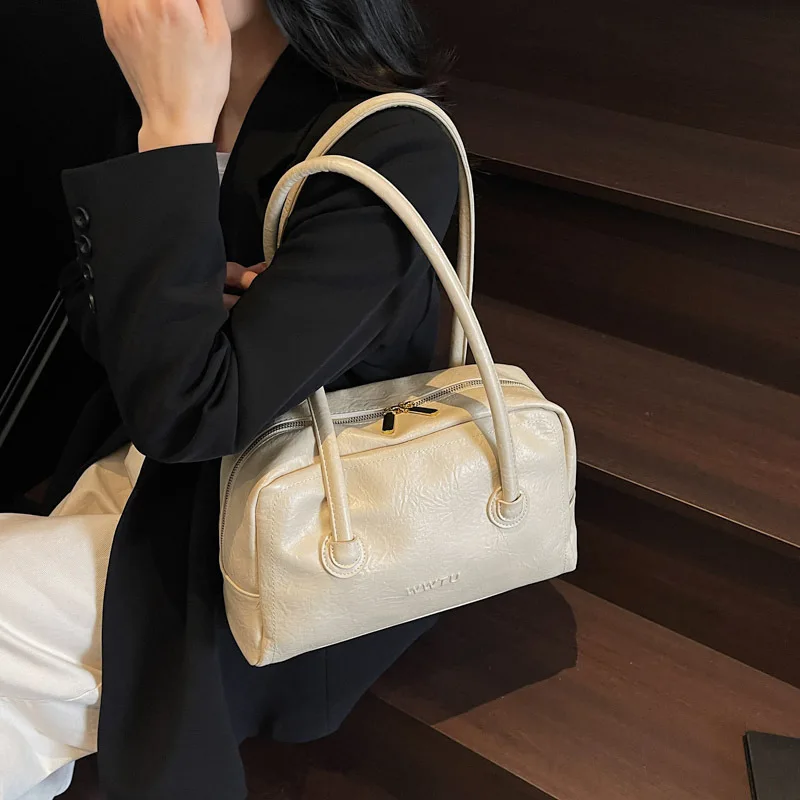 

New Model Commuting To Work Versatile Fashion Boston Shoulder Women's Bag