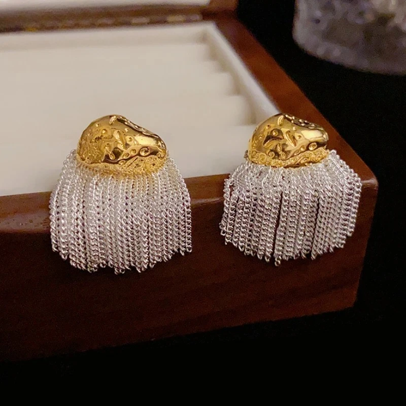 المجوهرات الحديثة الأوروبية والأمريكية تصميم الأقراط شرابة معدنية للنساء 2025 الاتجاه الجديد اتجاه رائع اكسسوارات الأذن