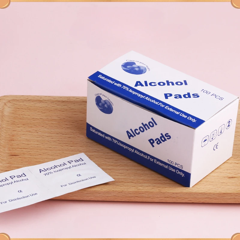 ไม้กวาดแอลกอฮอล์ 75% แบบใช้แล้วทิ้งสำหรับฆ่าเชื้อแผล อุปกรณ์ปฐมพยาบาลที่จำเป็นสำหรับการเตรียมพร้อมในกรณีภัยพิบัติที่บ้าน