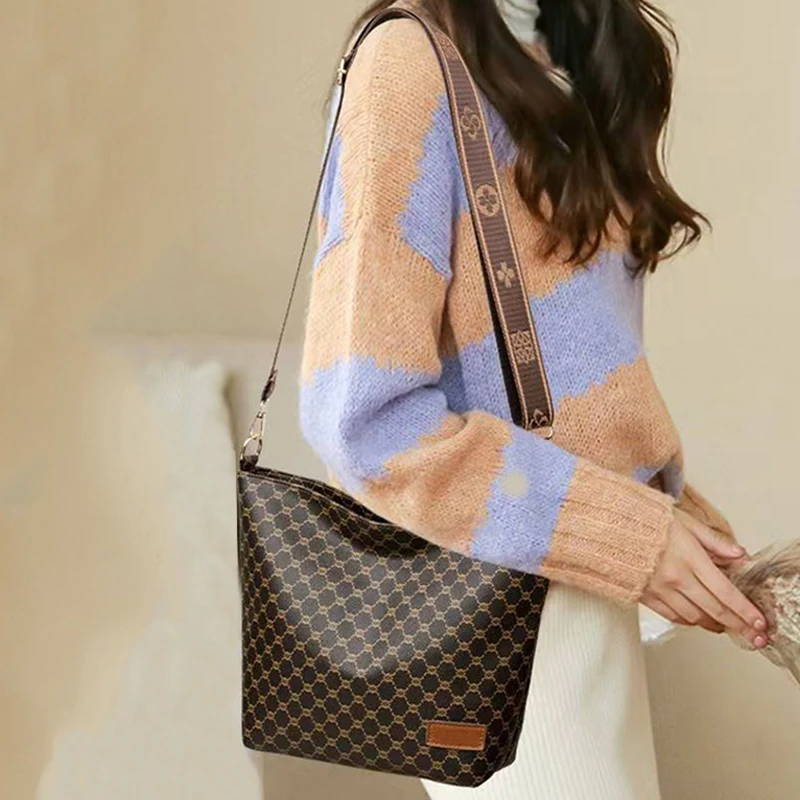 Женская сумка-тоут подходит для путешествий и - это сумка для мамы со съемным ремнем через плечо и цветочным дизайном.