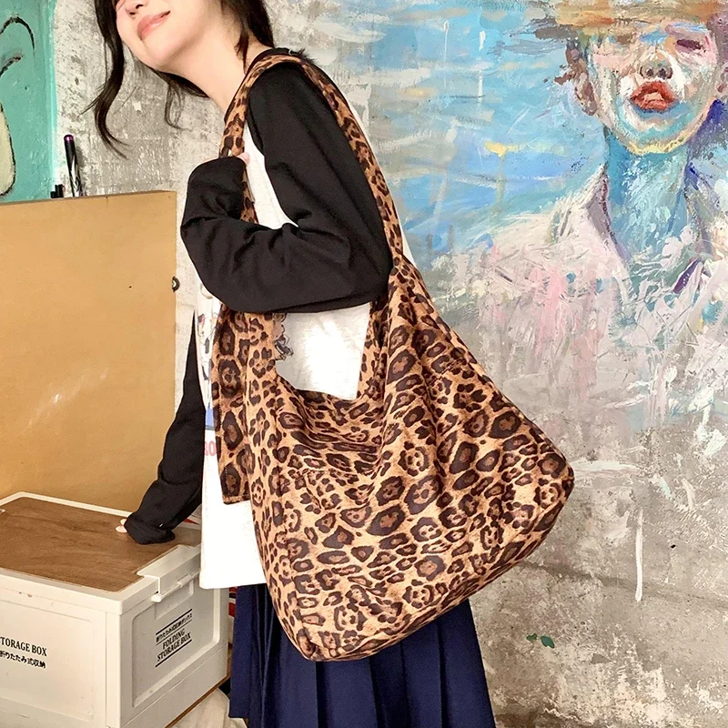 

This Year's Popular Leopard Print Bag for Women 2024 New Tote Bag Student Class Commuting Bag Large Capacity Shopping Le Paquet