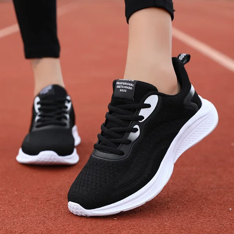 Fashion Lightweight Autumn Running Shoes Women Flying Weave Breathable Casual Sneakers Ladies Flat Non-Slip Sports Jogging Shoes