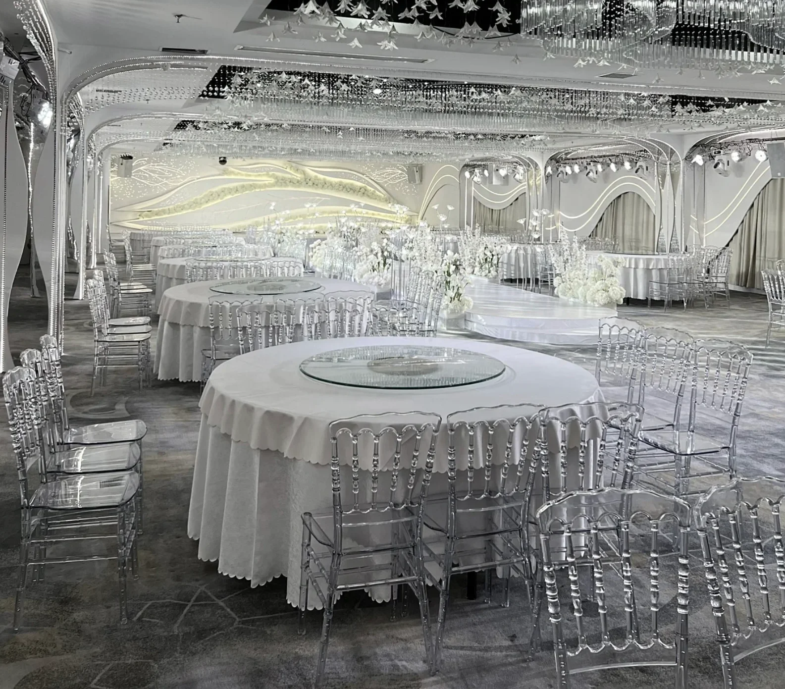 48pcs)Banquet Tiffany Chair Stackable Clear Resin Acrylic Chavari Chairs Wholesale Banquet Chairs 290