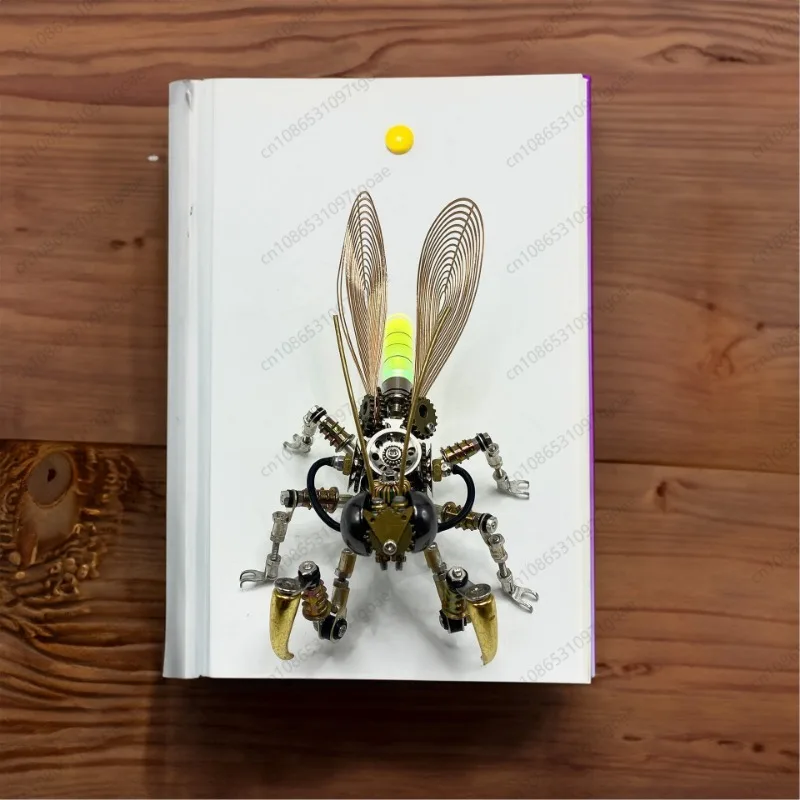 Luminous Mechanical Mantis 3D Metal Puzzle Punk Insect DIY Assembly Model Handmade Ornament
