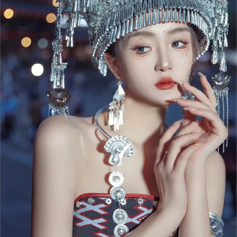 Nowy strój narodowy bez ramiączek do fotografii wiatrowej