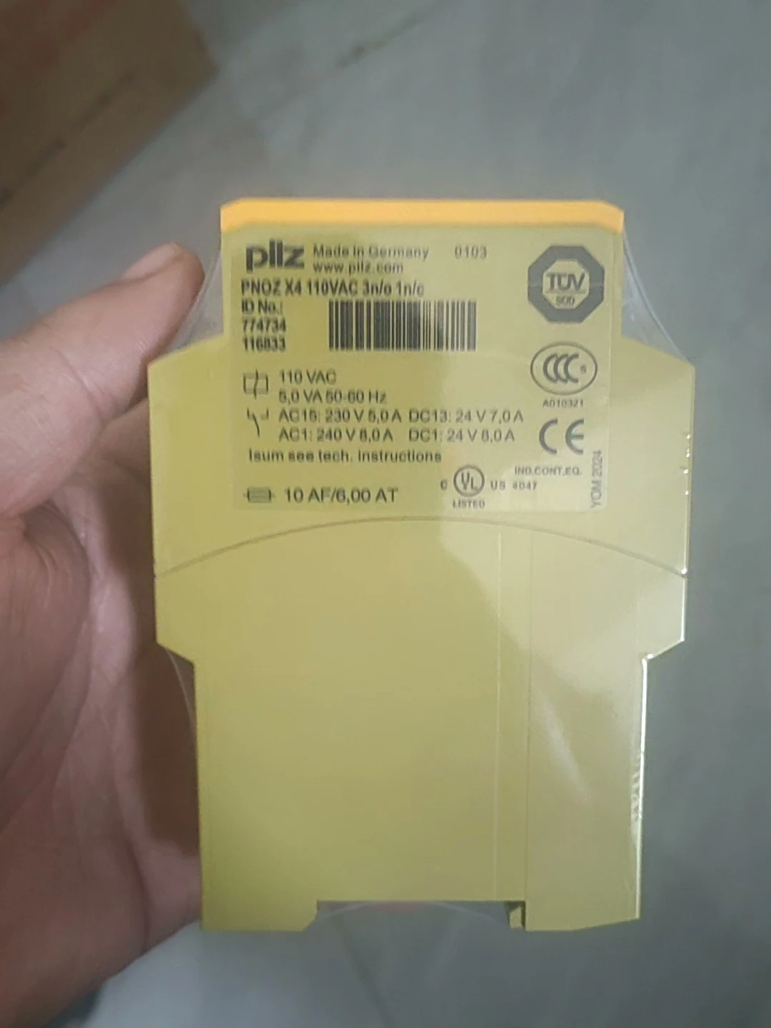 PILZ Pilz safety relay PNOZ X4, model 774734 Germany