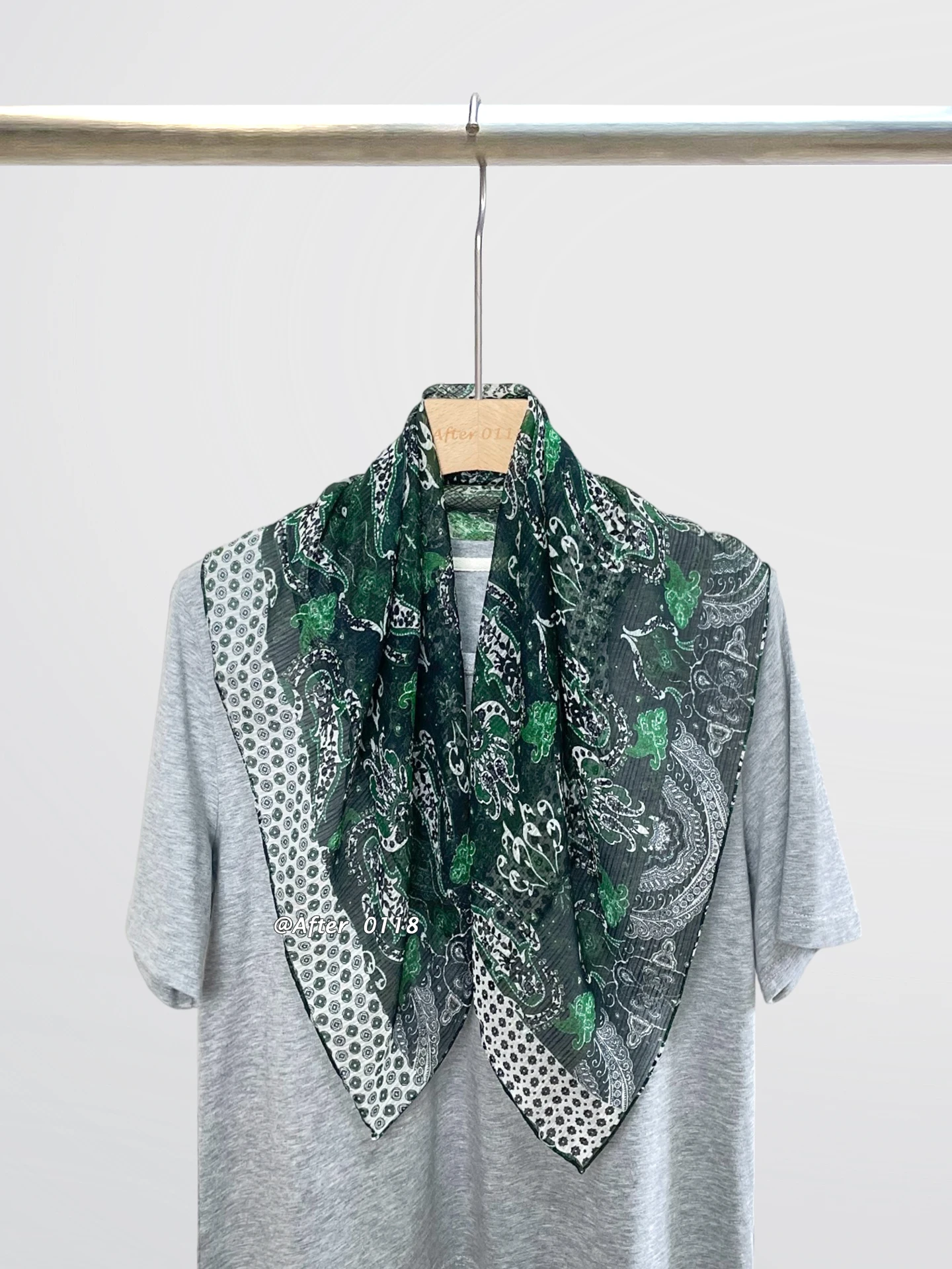 レトロ芸術的なマルベリーシルクスクエアスカーフ花柄刺繍ガーゼ軽量多機能ネクタイ男性と女性用