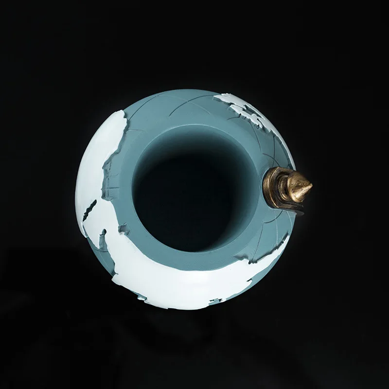 حامل أقلام كروية مبتكر منظم مكتب من الراتنج للمكتب والديكور المنزلي قلم جغرافي فريد من نوعه لتخزين القلم الرصاص