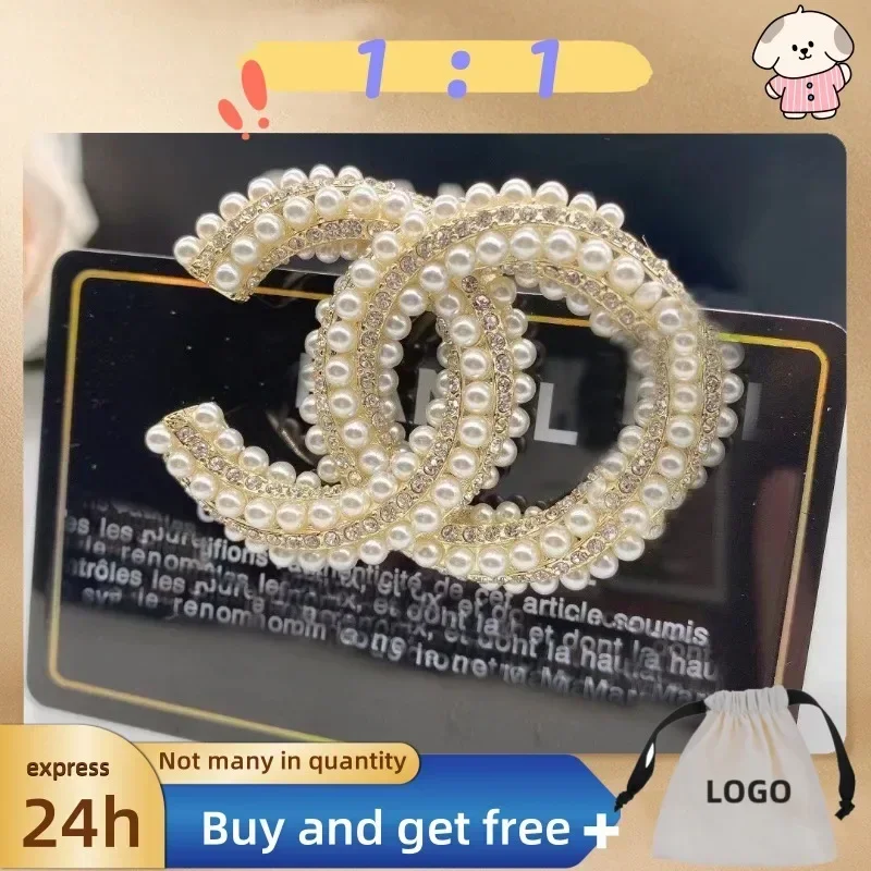 

Xiangjia's New Brooch, Women's Accessories, Small Fragrance Style, Double C, Same Style Brooch, Women's Antique Pearl Chest Flow