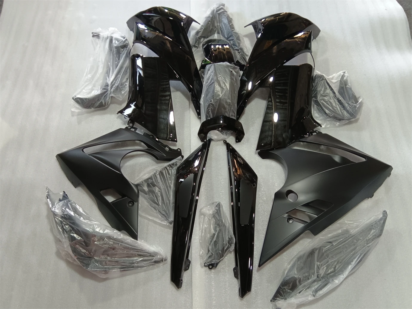 Motorcycle Fairing Kit Suitable for Kawasaki ER-4F 09-11 Year ER-6F 2009 2010 2011 Fairing Glossy black Matting Black