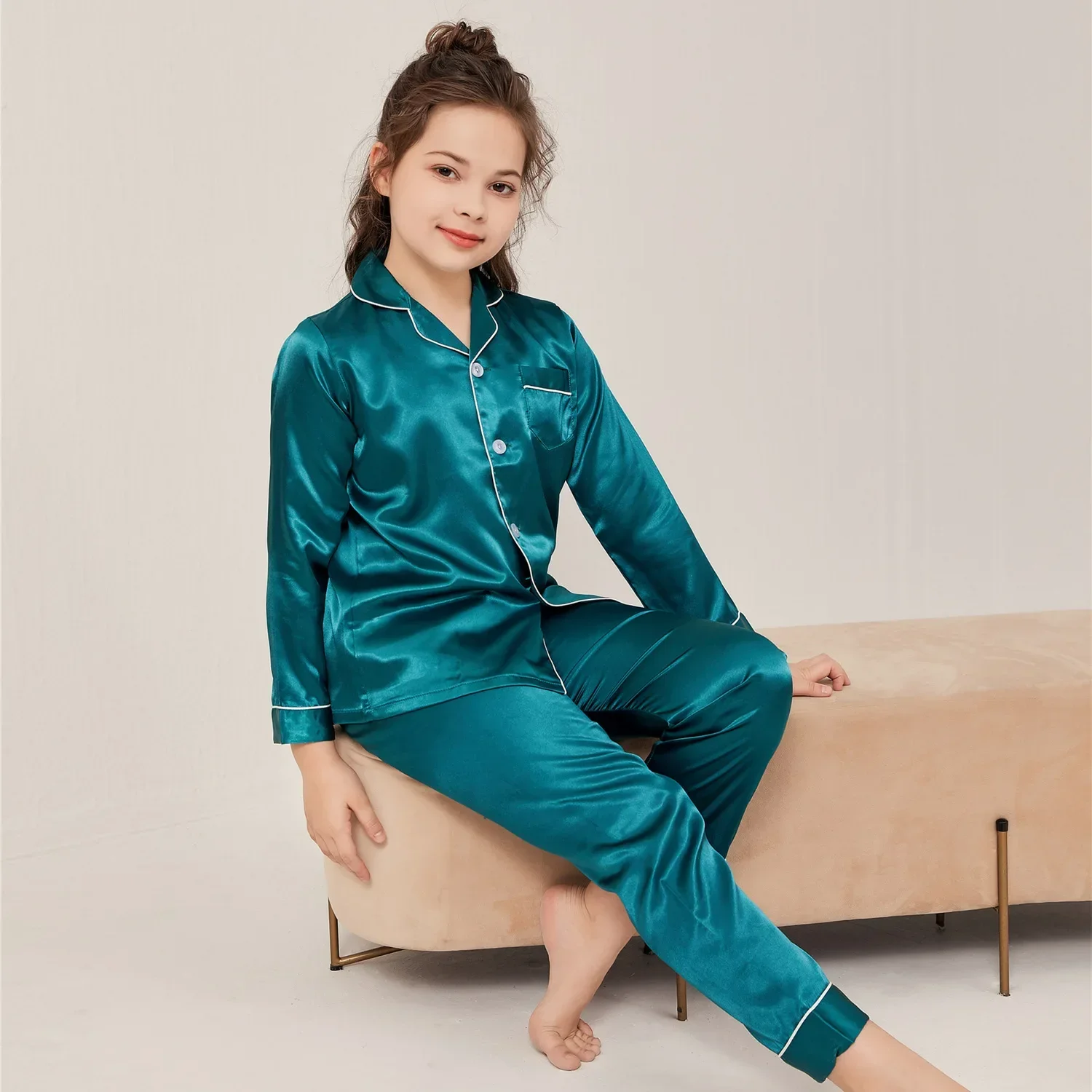 Boys and Girls Fashion Autumn Imitated Silk Fabric Pajama Sets Home Clothes Thin Long Sleeve Trousers Sets Pijamas Two Pieces