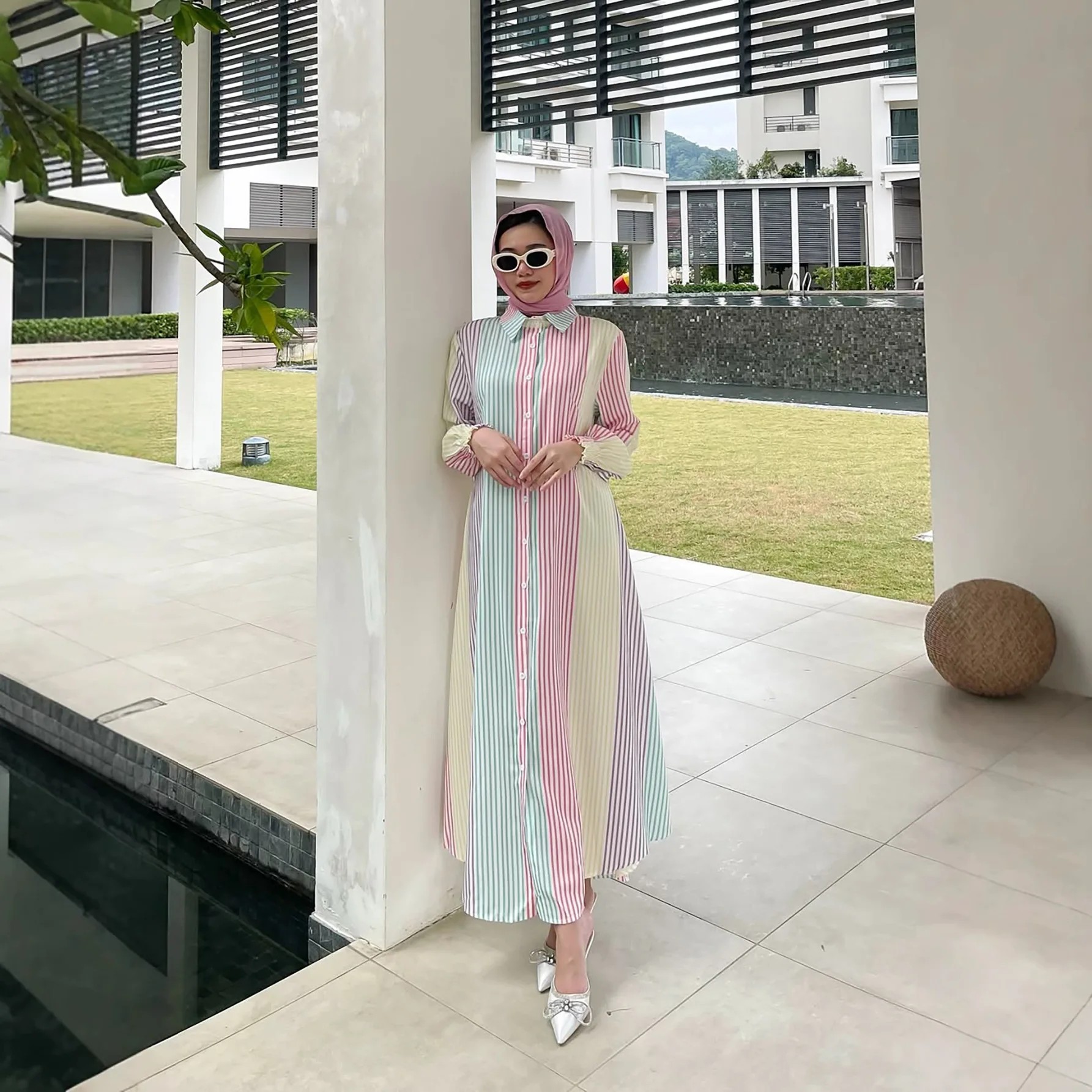Moda musulmana Abaya del sudeste asiático mujeres musulmanas usan primavera y otoño vestido camisero de rayas vestido más vendido malayo indonesio