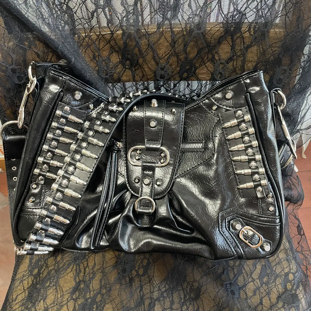 Gothic Riveted Motorcycle Shoulder Bag for Women Y2K Punk Large Capacity Bullets Crossbody Bag Black Faux Leather Messager Bag