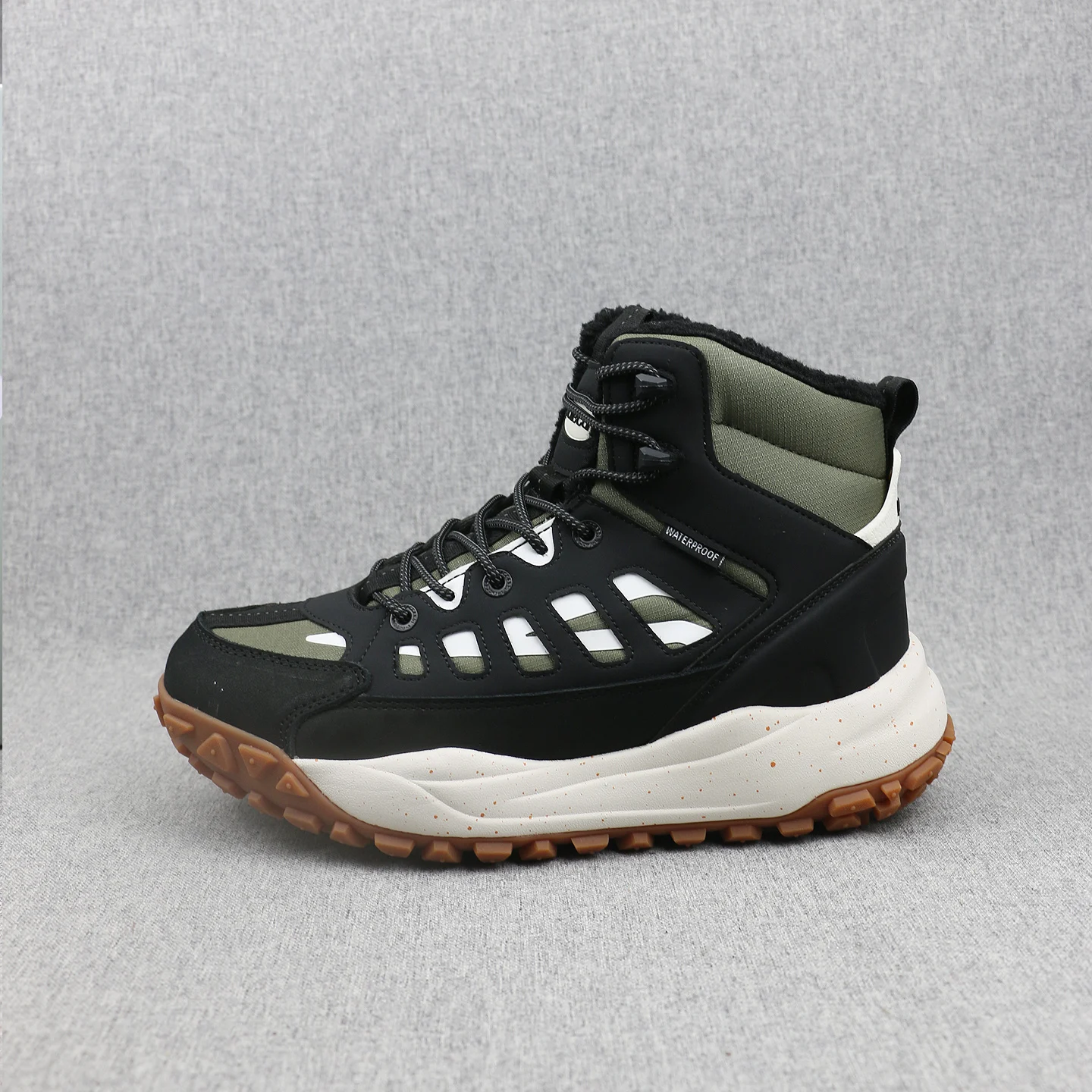 

Hot New Arrival Outdoor Anti-Slip Durable Premium Walking Shoes Multi-Functional Walking Shoes Casual Shoes