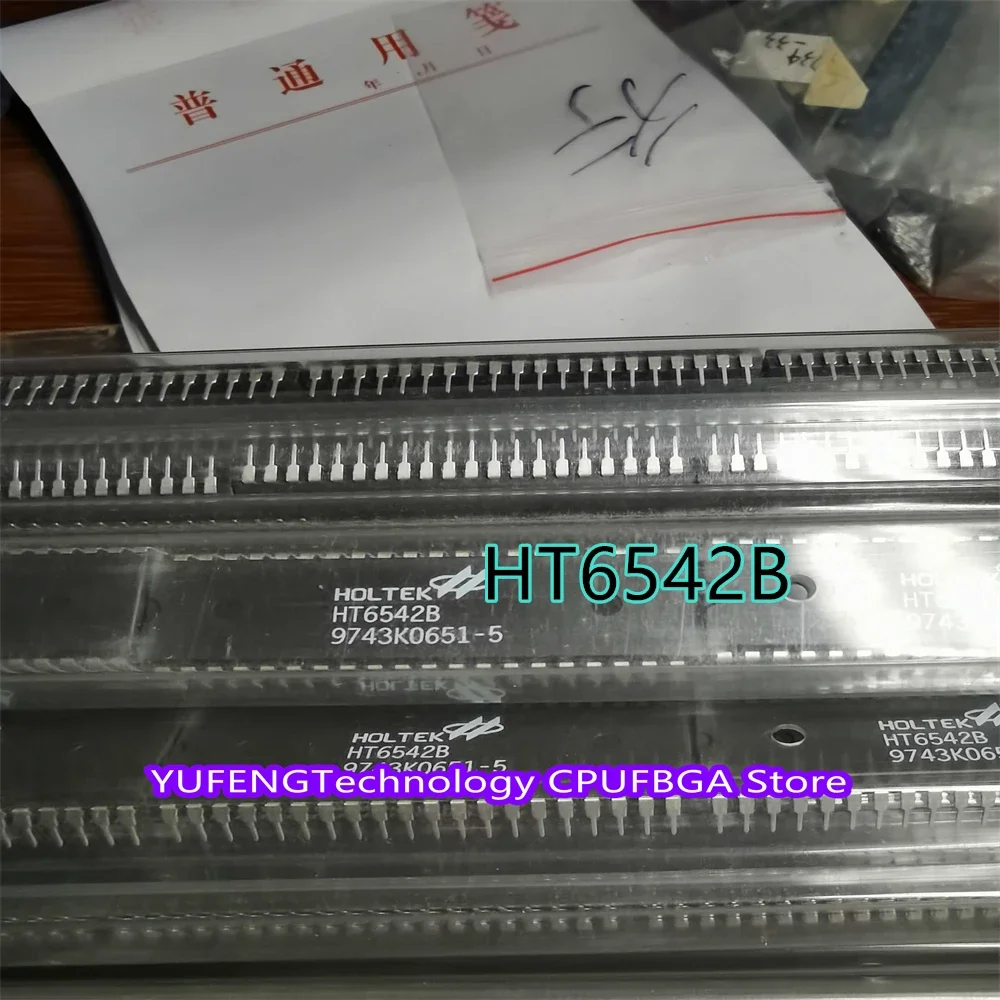 DS1602 ER-1400 G3615DG HM62256ALFP-8T HT6542B HT82205 Микросхема