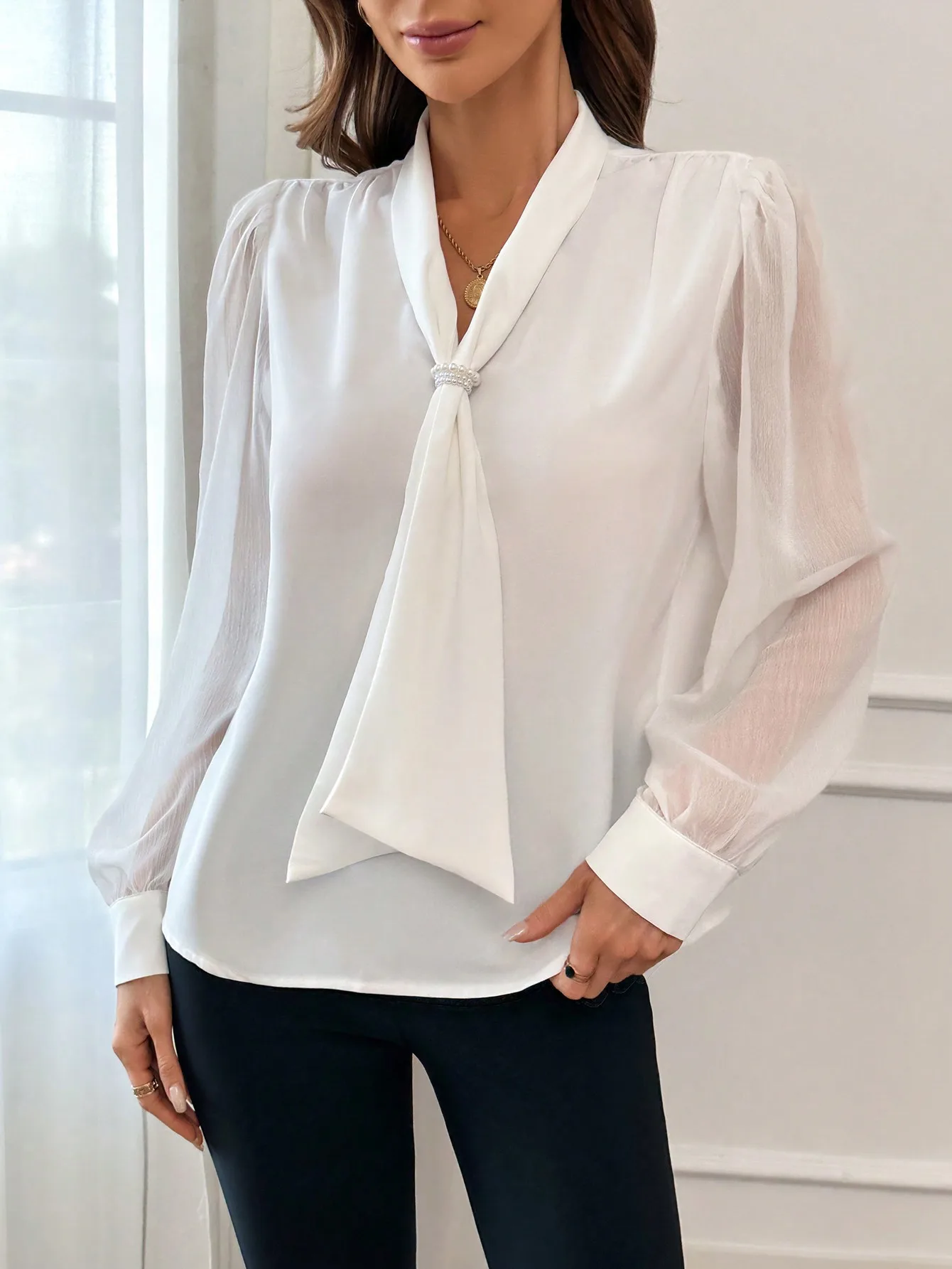 2024 new spring and autumn white shirt female design sense niche top professional long-sleeved temperament V-neck chiffon shirt