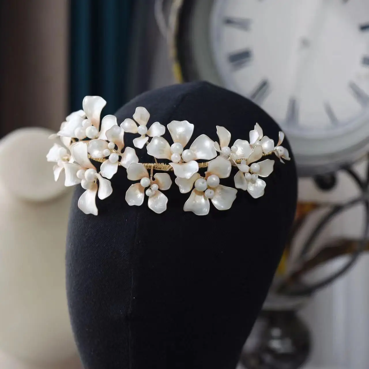 

Exquinsite Sweet Beige Color Brides Barrettes Head Wear Tiaras Hairbands Wedding Hair Accessory Evening Headdress