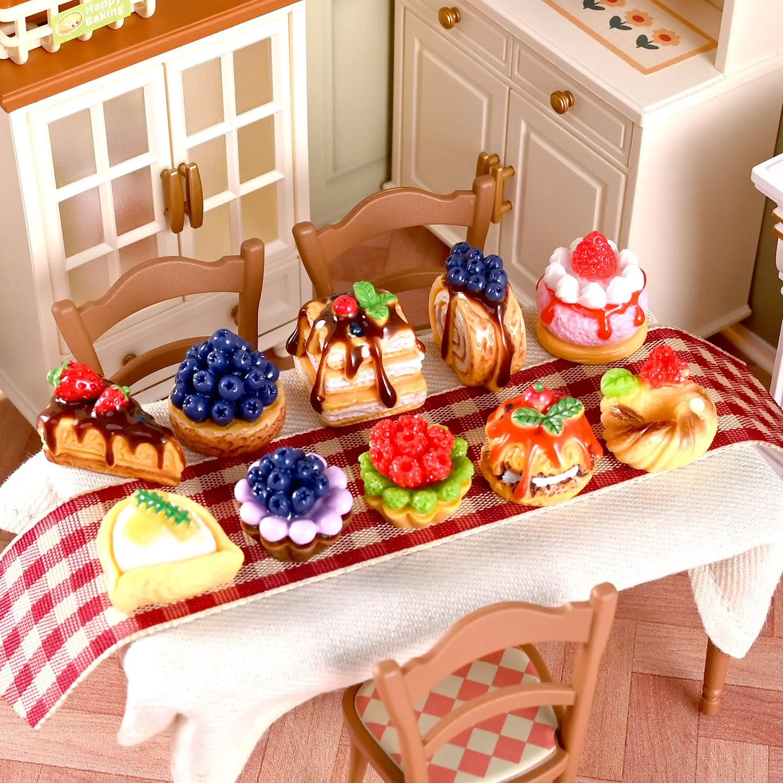10 Pcs Mixed Miniatures Simulation Resin Cake Strawberry Dessert Fruit Dollhouse