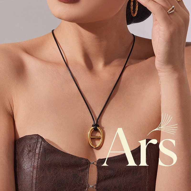 Ars Collar con colgante de grano de café de acero inoxidable chapado en oro de 18 quilates, collar de cuerda de cuero minimalista para mujer, collares llamativos