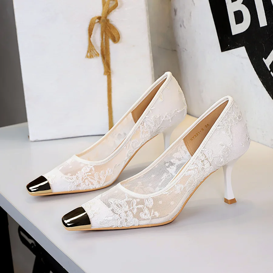 

Женская обувь Кружевные туфли-лодочки Металлические украшения Сандалии с квадратным носком Туфли на высоком каблуке Неглубокие свадебные туфли-лодочки без шнуровки Черный Белый