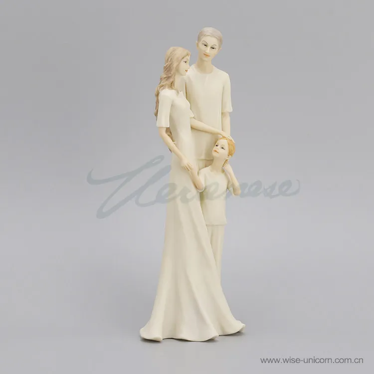 Family of Three Resin Statue Parents with Little Son Figurine Loving Family Bond Sculpture Home Room Decorative Ornament Gift