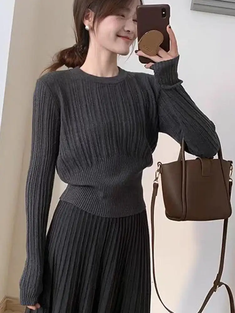 

Корейский стиль: Длинное вязаное платье-комплект для женщин, осенне-зимний, с высокой талией, свитер, короткий топ, юбка-полусолнце, комплект из двух предметов