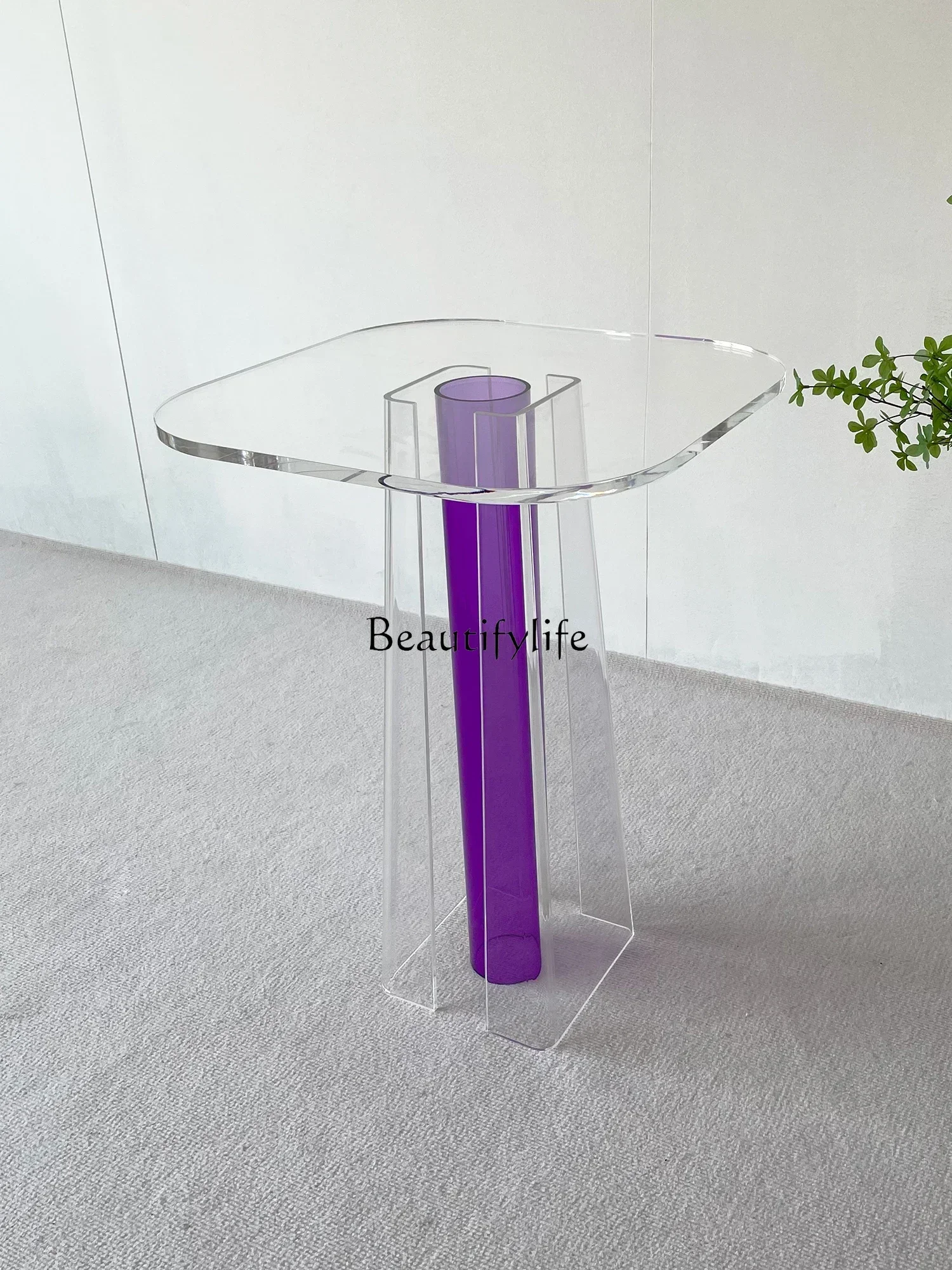 حافة أكريليك حديثة وبسيطة عدد قليل من الزوايا الفنية لغرفة المعيشة الصغيرة #5