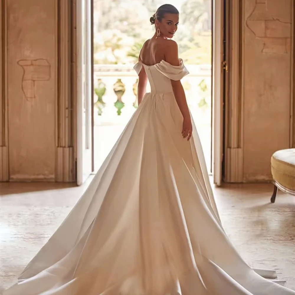 فساتين زفاف أنيقة مخصصة من الساتان للنساء العروس قبالة الكتف مطوي فيستدو الطابق طول ثوب الزفاف