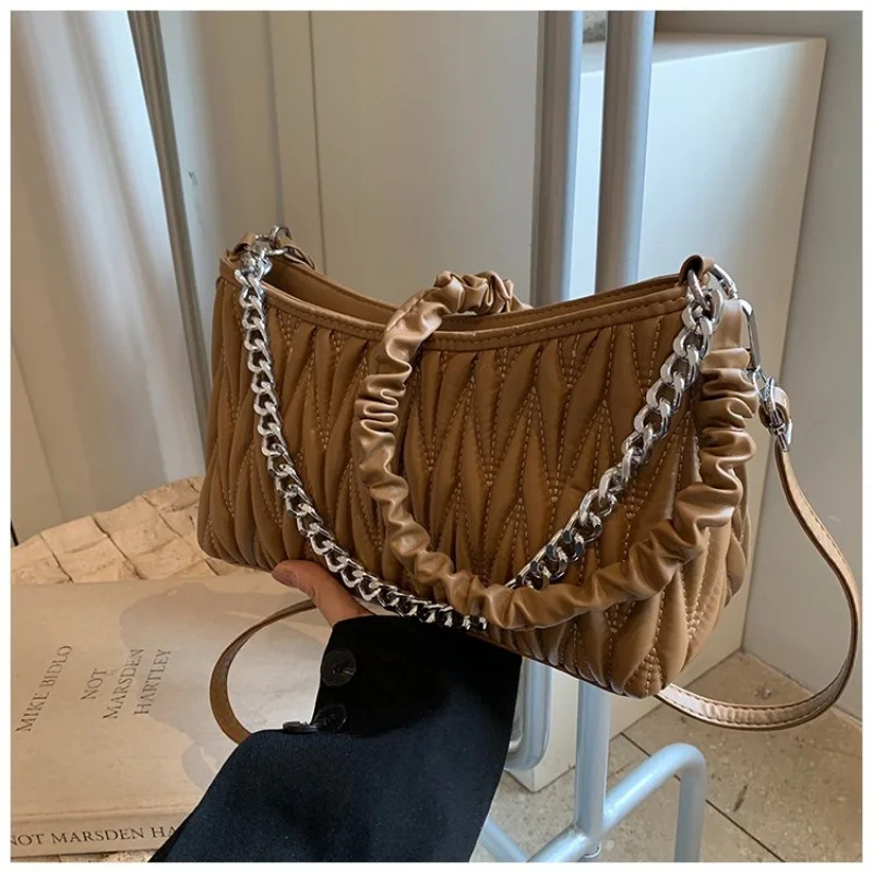 

High-End Ladies Messenger Bag Crafted From Peony-Patterned Leather Featuring Casual Paris Daily Stylish Look​