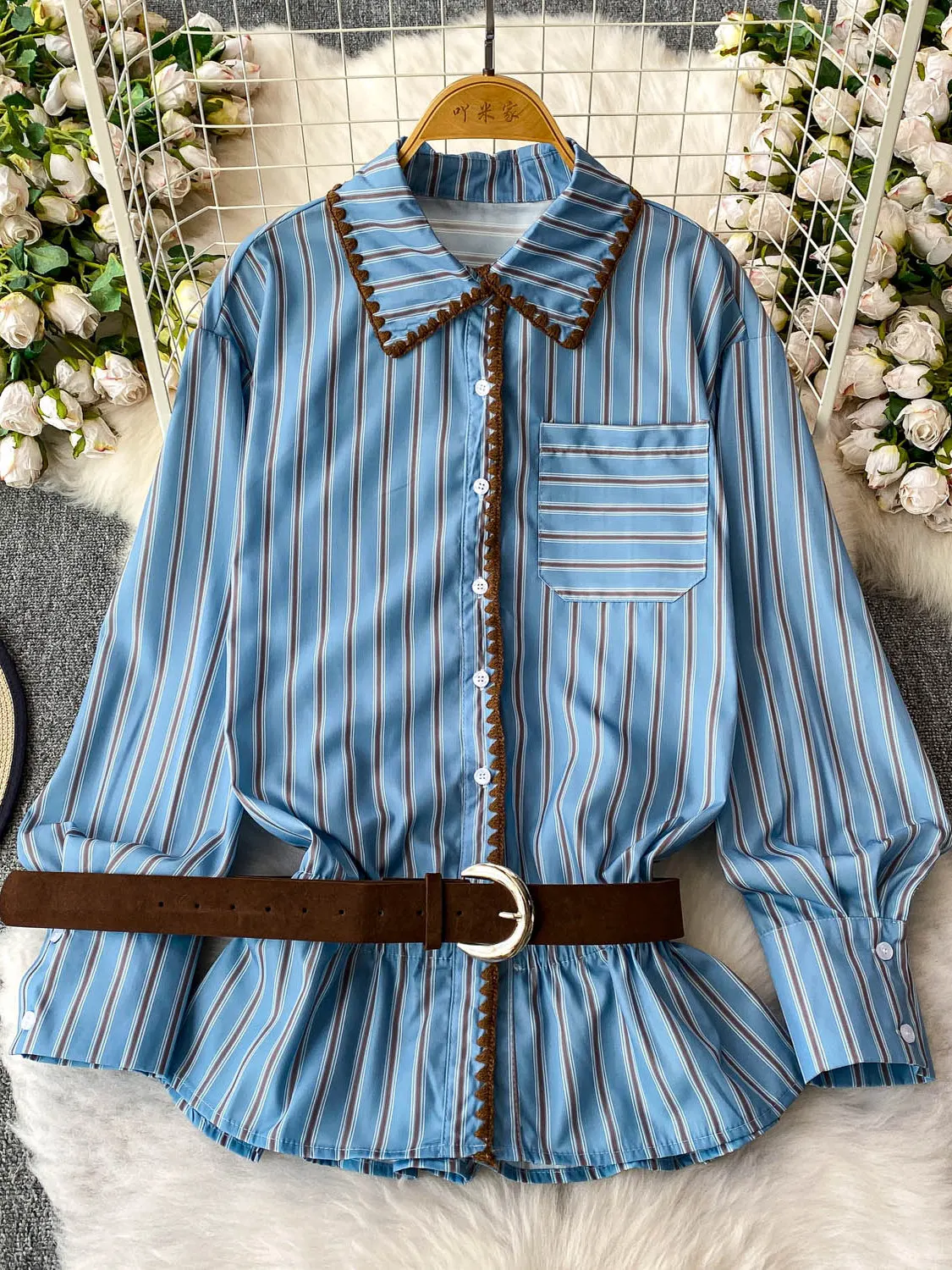 SuperAen Mode Bestickt Polo Kragen Hemd Frauen Herbst Neue Design Gürtel Elastische Taille Rüschen Blau Gestreiften Shirts