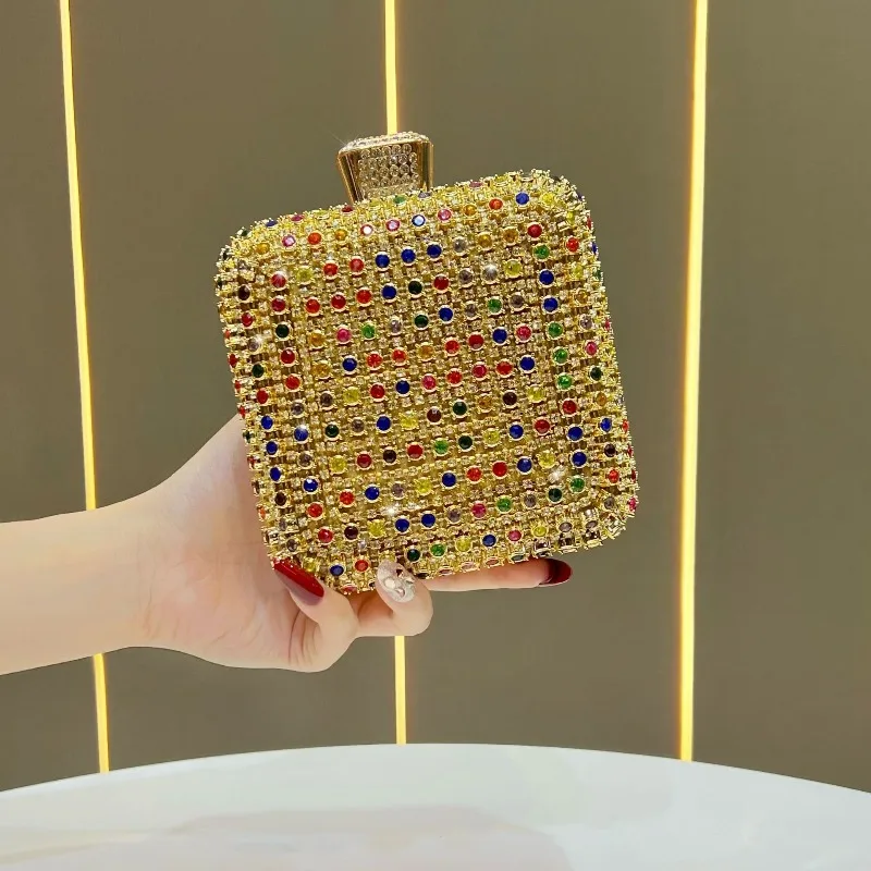 

Роскошный цветной клатч с бриллиантовой инкрустацией для женщин 2026: Маленькая блестящая сумочка для вечеринок и торжеств