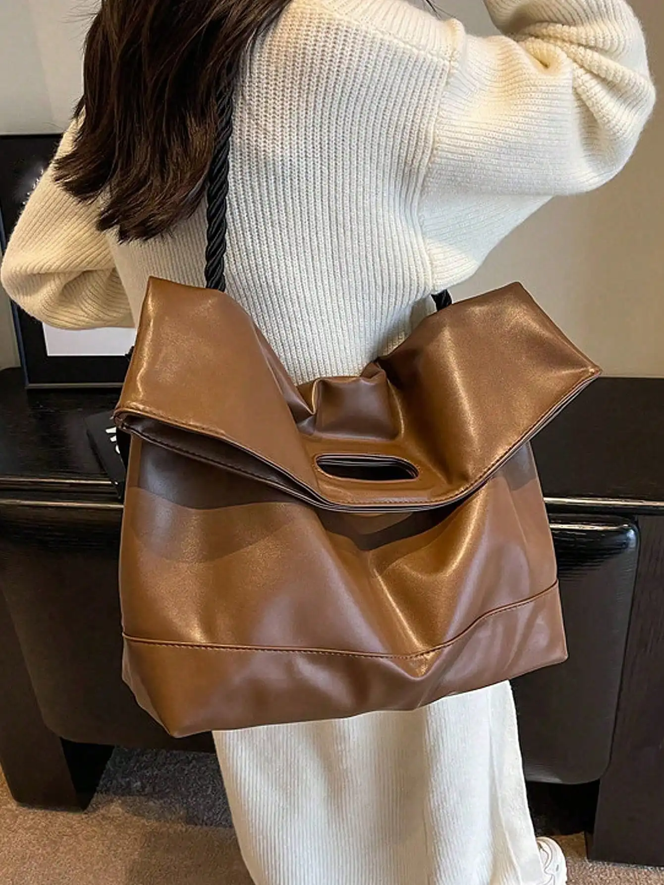 College Student Class Shoulder Bag Brown Leather Waterproof Computer Bag Large Capacity Tote Bag Commuting Big Bag Diagonal Stra