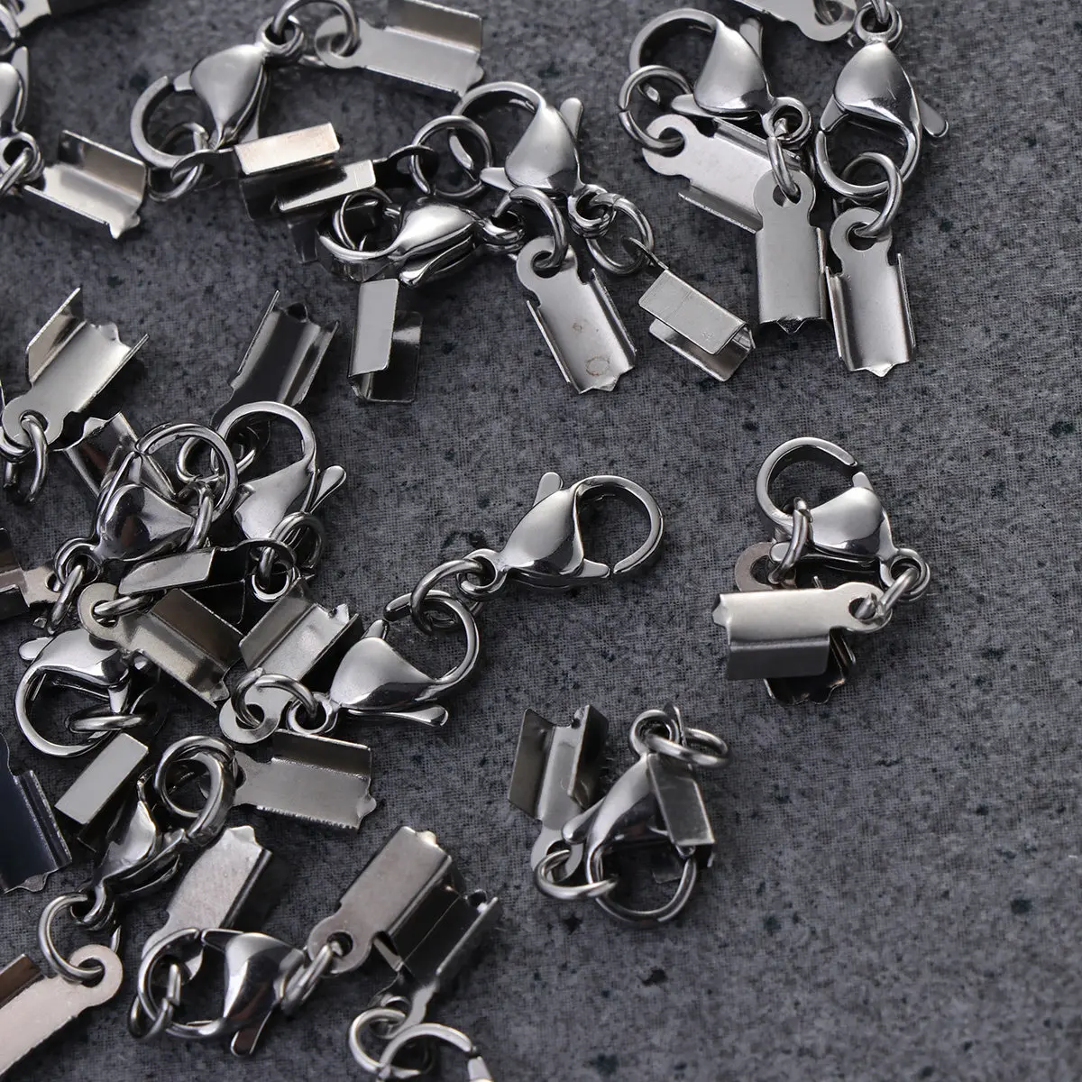 

20Pcs Lobster Claw Clasps Iron Alloy Jewelry Making Supplies for DIY Earrings Necklaces Bracelets Anklets Charms Silver