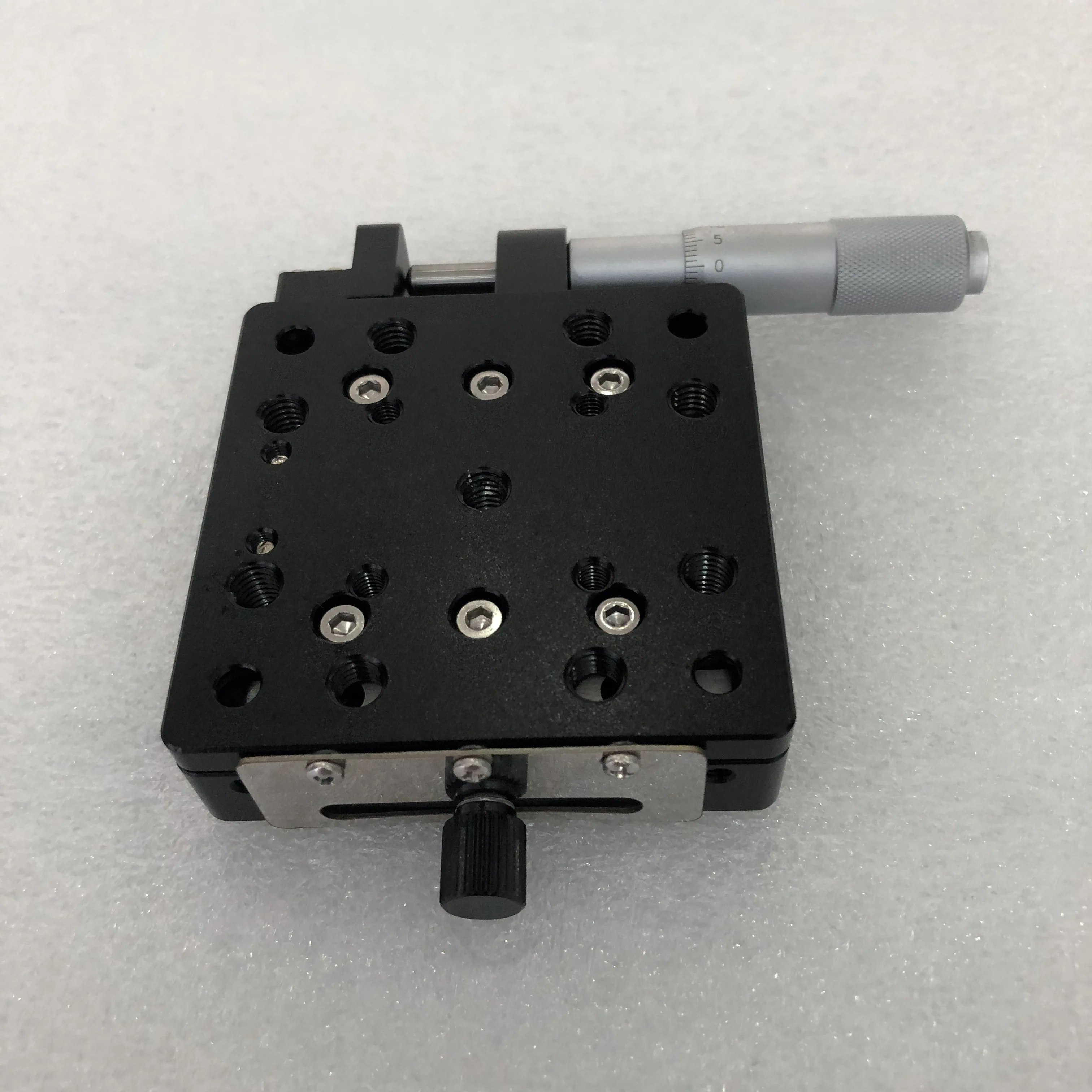 LSSP-J-25VC-01 مرحلات الترجمة الخطية اليدوية OEM قابلة للتخصيص حجم المنصة 65 × 65 مم نطاق السفر 25 مم