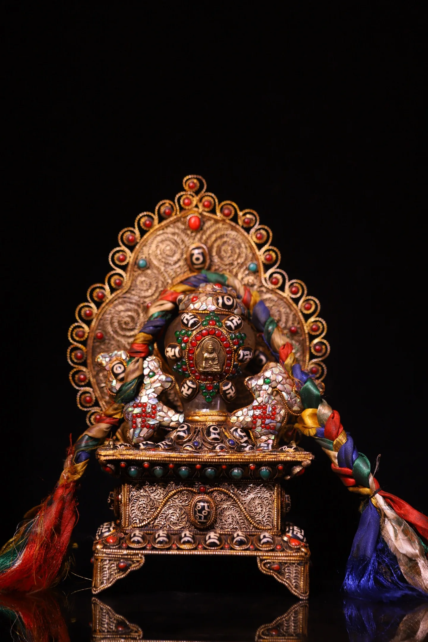 

11-дюймовая старинная тибетская статуэтка Будды из серебра с филигранью, мозаикой, драгоценными камнями, бусинами гЗи, ракушками, кристаллами, раковинами, фигурой Кирин, для подсветки террасы и молельного зала