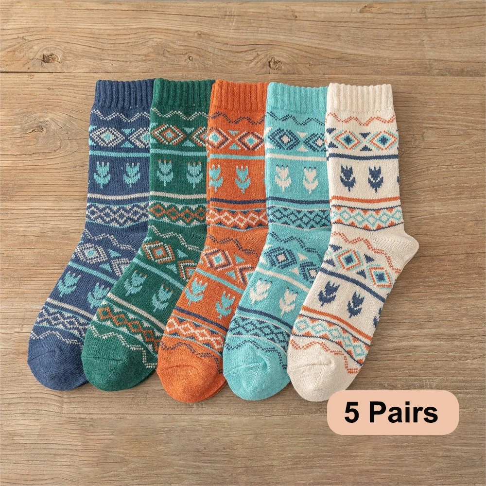 

5 Pairs Lot New Man Women Socks Thick Warm Winter Socks Retro Style Flower Pattern Couple Models Free Size