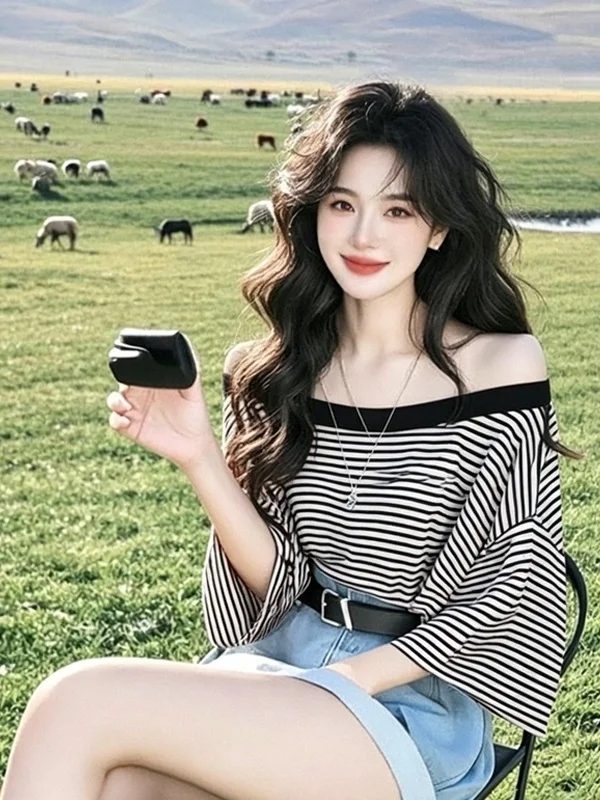 

2026 New Black Stripe One-Shoulder Seven-Sleeve T-Shirt Women Summer Sweet-and-Spicy Elegant Beautiful Top Ladies Fashion
