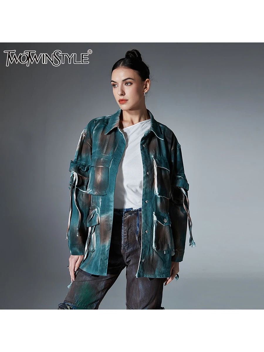 

TWOTWINSTYLE Camouflage Patchwork Pockets Denim Jackets For Women Lapel Long Sleeve Spliced Button Casual Jacket Female Clothes