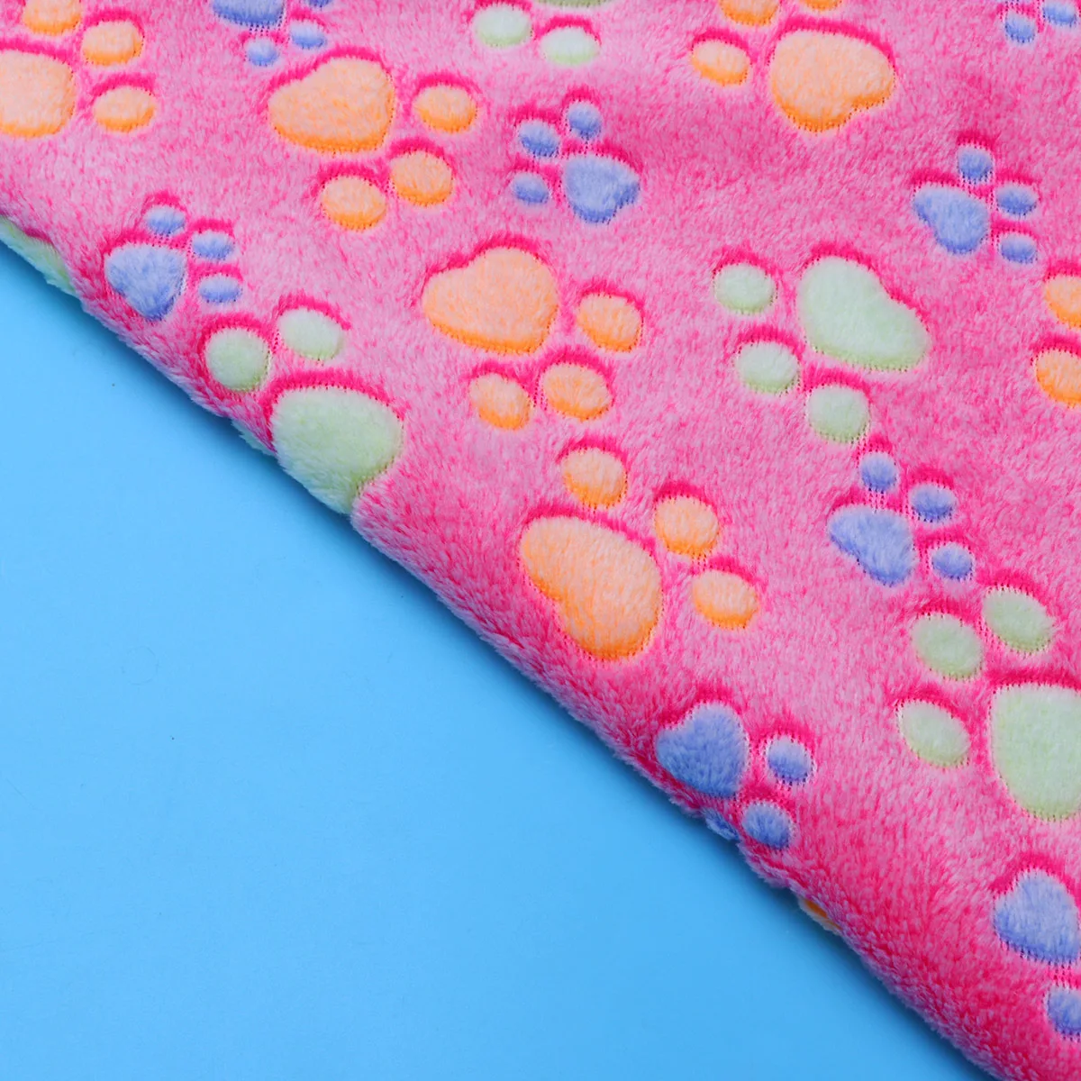 

1Pcs Small Bone Printed Pet Blanket 60x40cm Cozy Winter Warmth Dog Bed Mat for Indoors Cars Traveling Pet Dog Carpet