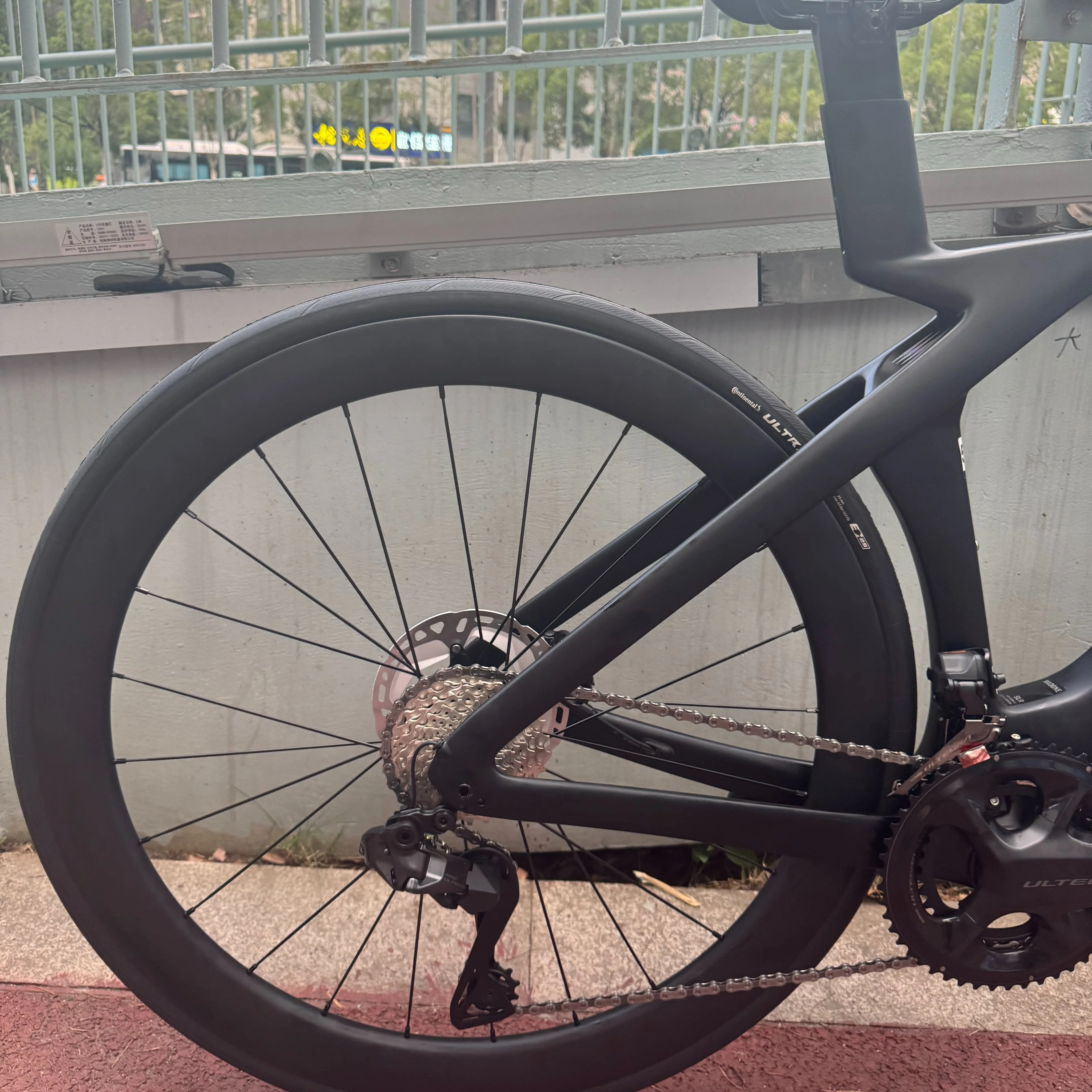 إطار دراجة الطريق من ألياف الكربون T1000 خفيف للغاية من الدرجة المنافسة Slr8 بلون مخصص