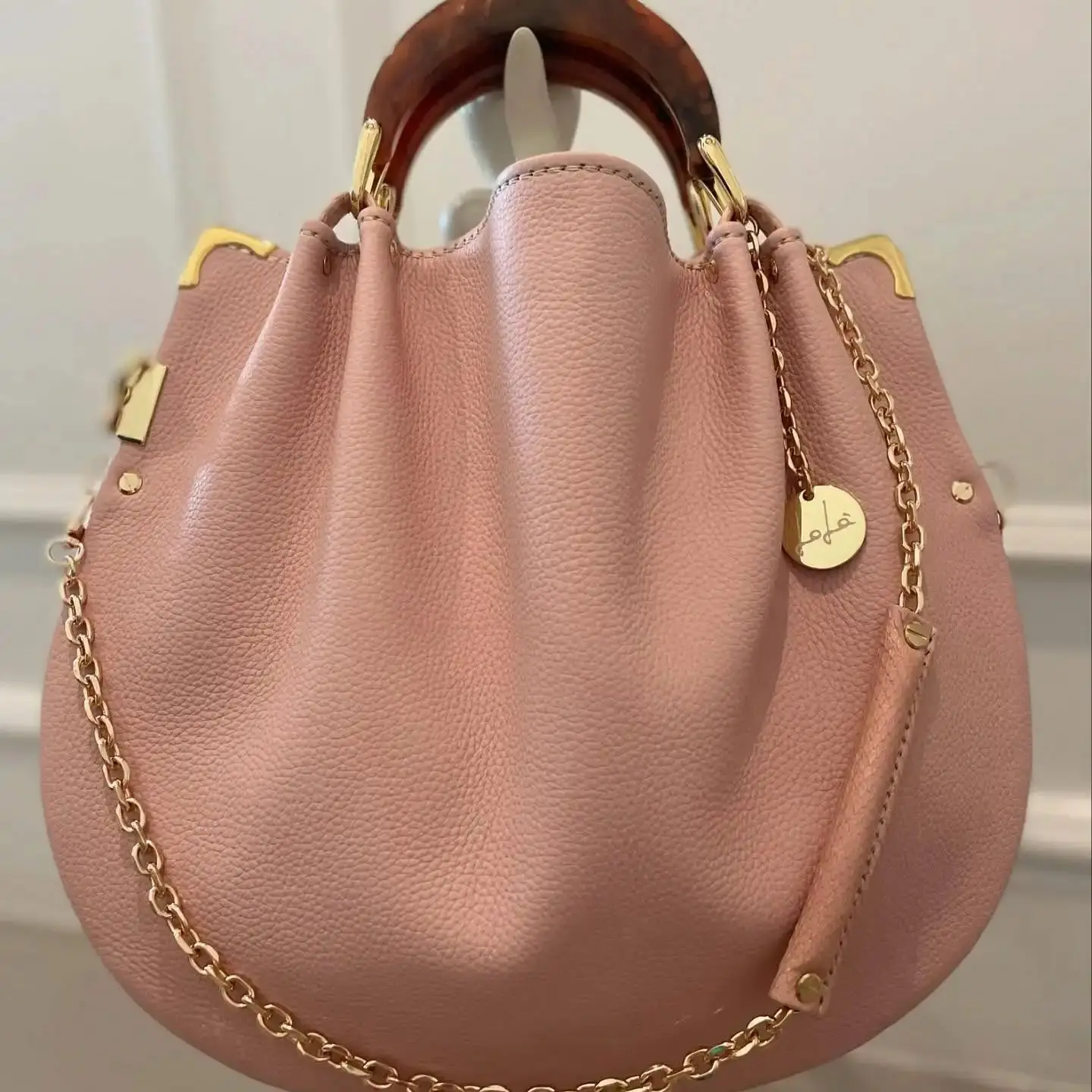 

Lost in Vintage Details and Split Shoulder Strap Artificial Leather Bag with Double Handles in Turtle Metal Accessories Purse