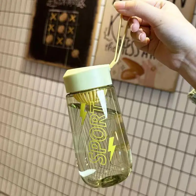 Portable Rope 600ml Plastic Water Bottle Sports Water Bottle Cup Portable Plastic Cup for Milk&Fruit Summer Handy Cup Drinkware