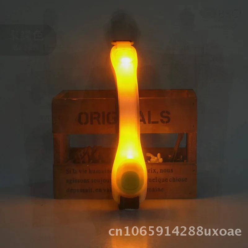 

LED Luminous Arm Band Reflective Wrist Strap for Night Running Outdoor Sports Silicone Cheer Props Multicolor