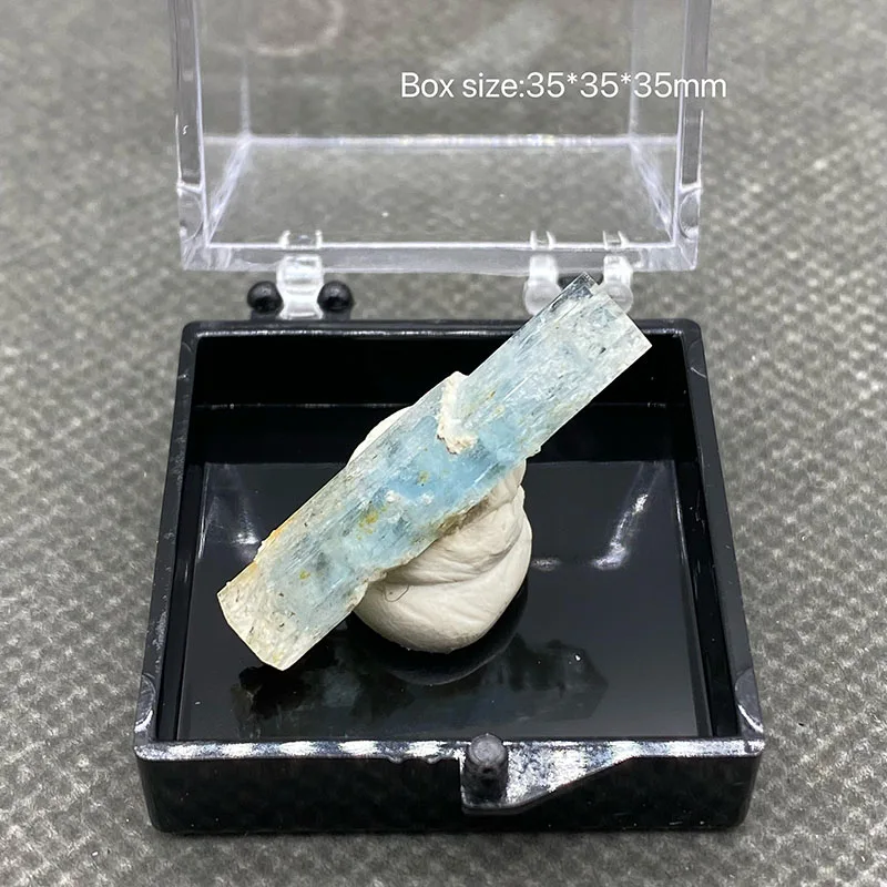 

100% Natural Namibian Aquamarine Rough Healing Crystal Stone Mineral Specimen+ box size ：35*35*35mm