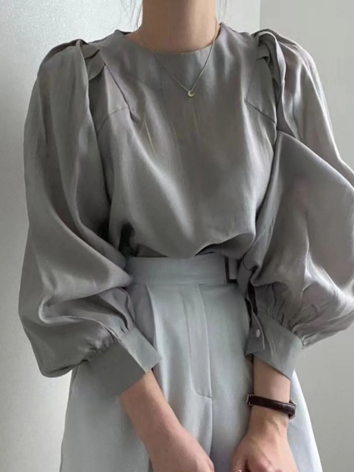 

Elegant Loose Long Sleeve Bubble Sleeve Shirt Vintage Design Spring Autumn New Style Women's Lace Shirt Commute Style Pure Color