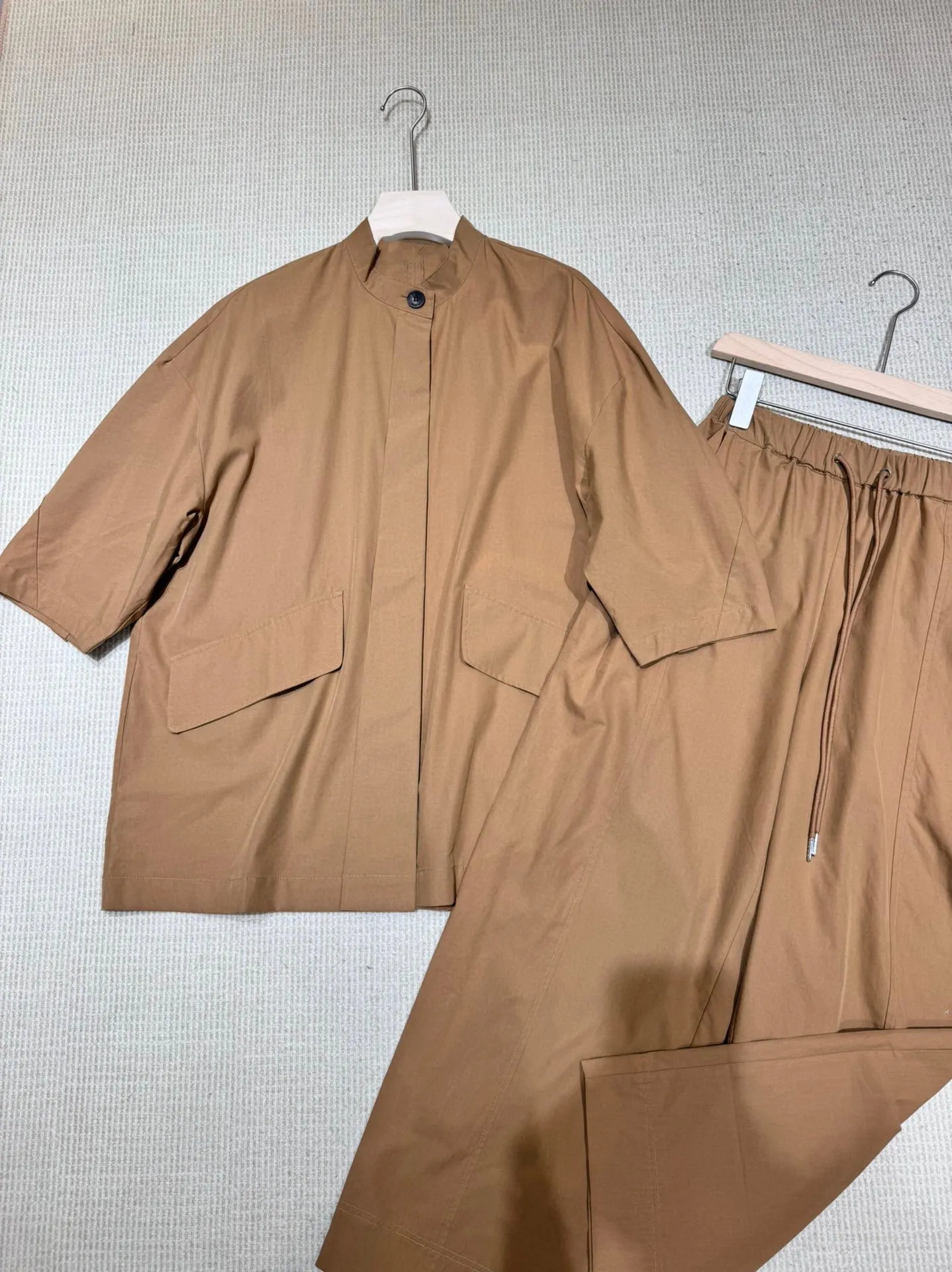 

Customized Fabric Casual Suit for Women, Retro Loose Top and Straight Trousers, Spring and Summer, New, High-End, 2-Piece Set