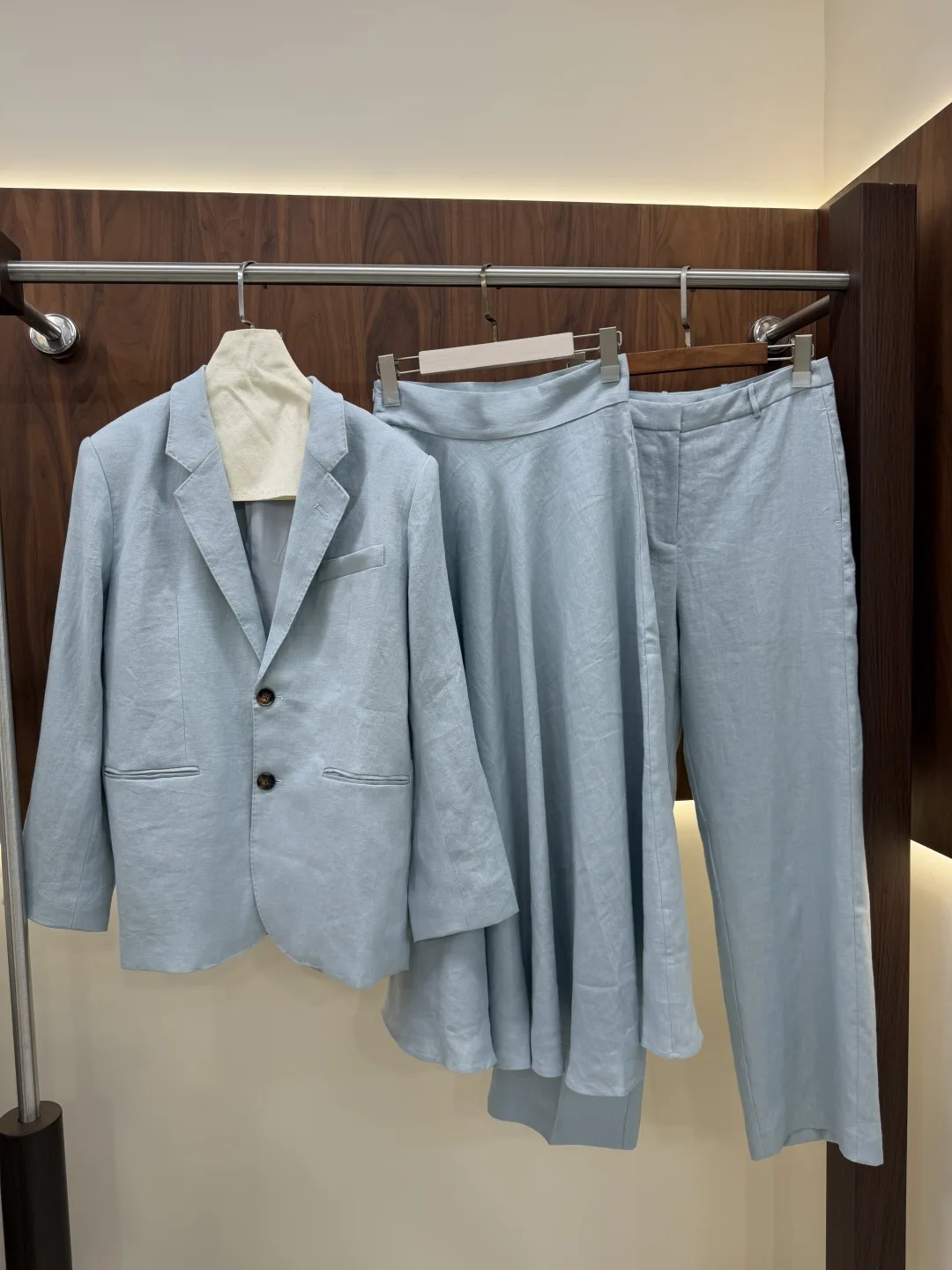 

2026 Spring/Summer New Arrivals: Linen Suit Vest, Straight-Leg Trousers, And Skirt—A Stylish, Casual, And Professional Commuter